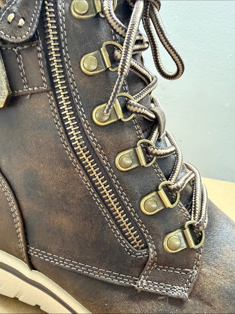 Cliffs by WHITE MOUNTAIN Style Hearty Lace-Up Ankle Booties Women Size 8 - Picture 7 of 12